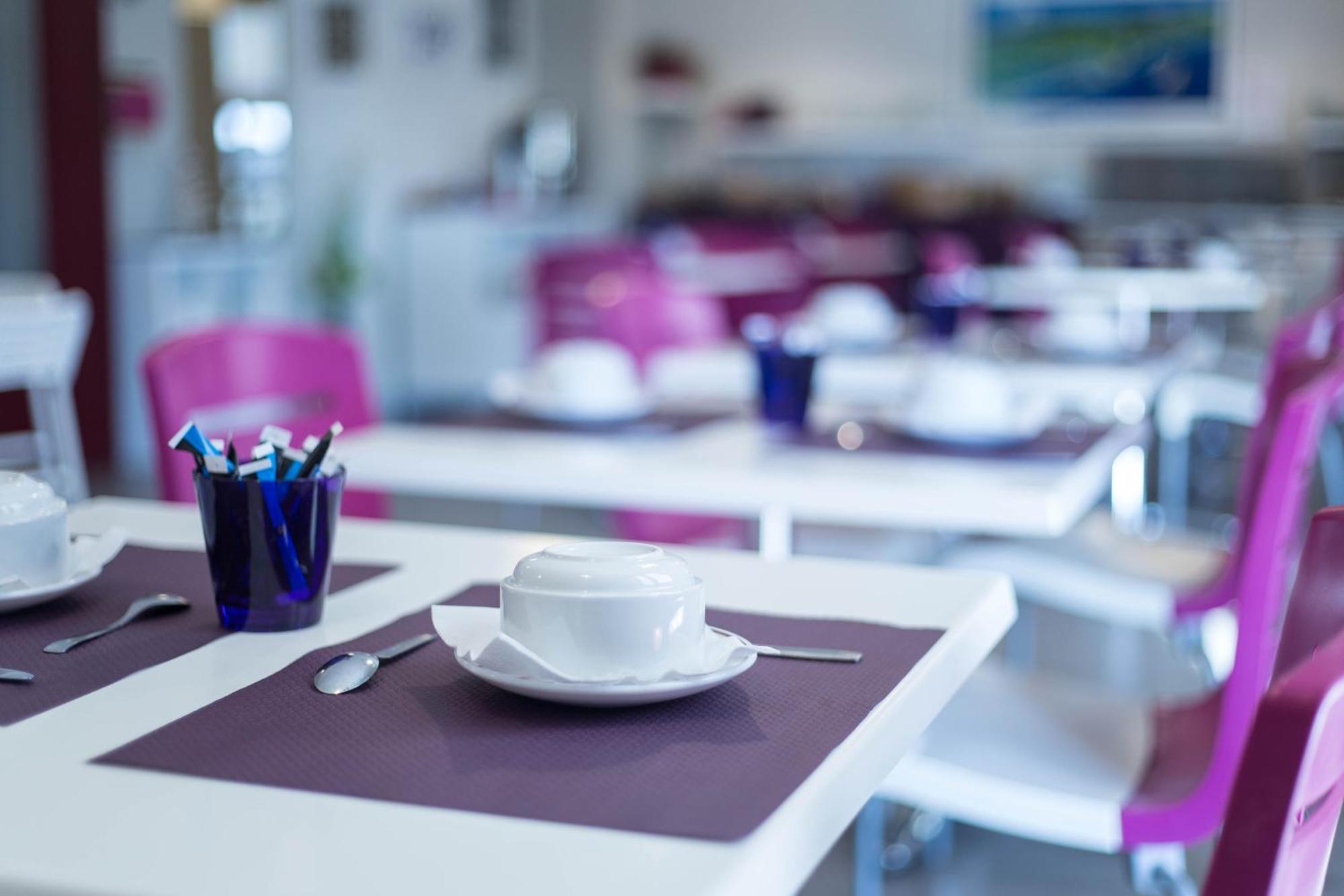 Hotel Point Bleu Фронтиньян Экстерьер фото