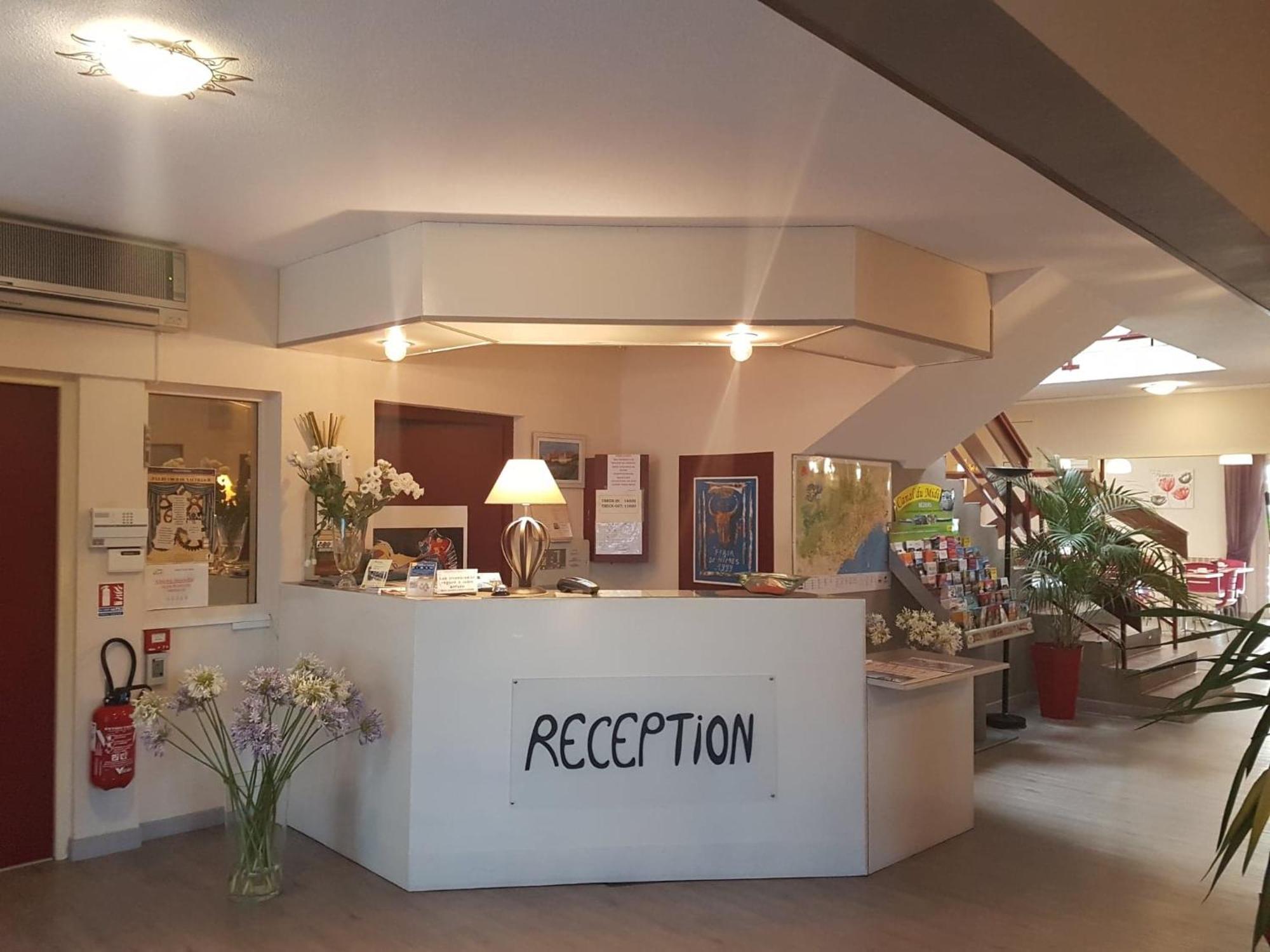 Hotel Point Bleu Фронтиньян Экстерьер фото