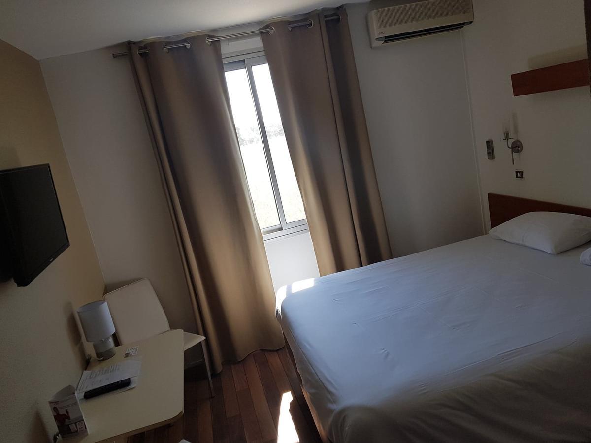 Hotel Point Bleu Фронтиньян Экстерьер фото