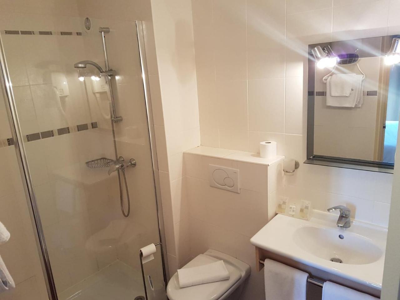 Hotel Point Bleu Фронтиньян Экстерьер фото